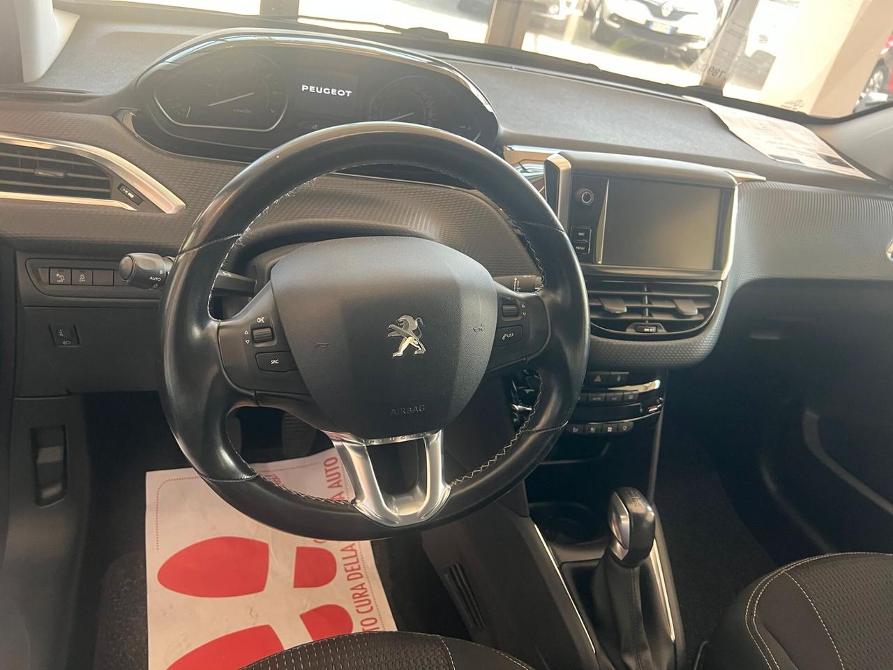 Peugeot 208 PureTech 82 5 porte Allure