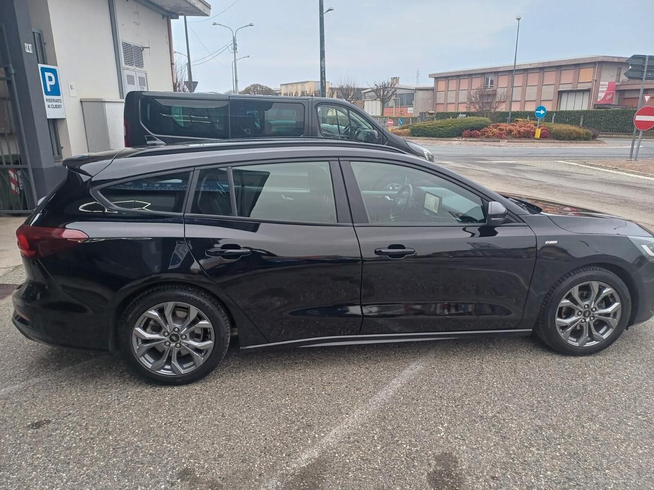 Ford Focus 1.0 EcoBoost Hybrid 125 CV SW ST-Line