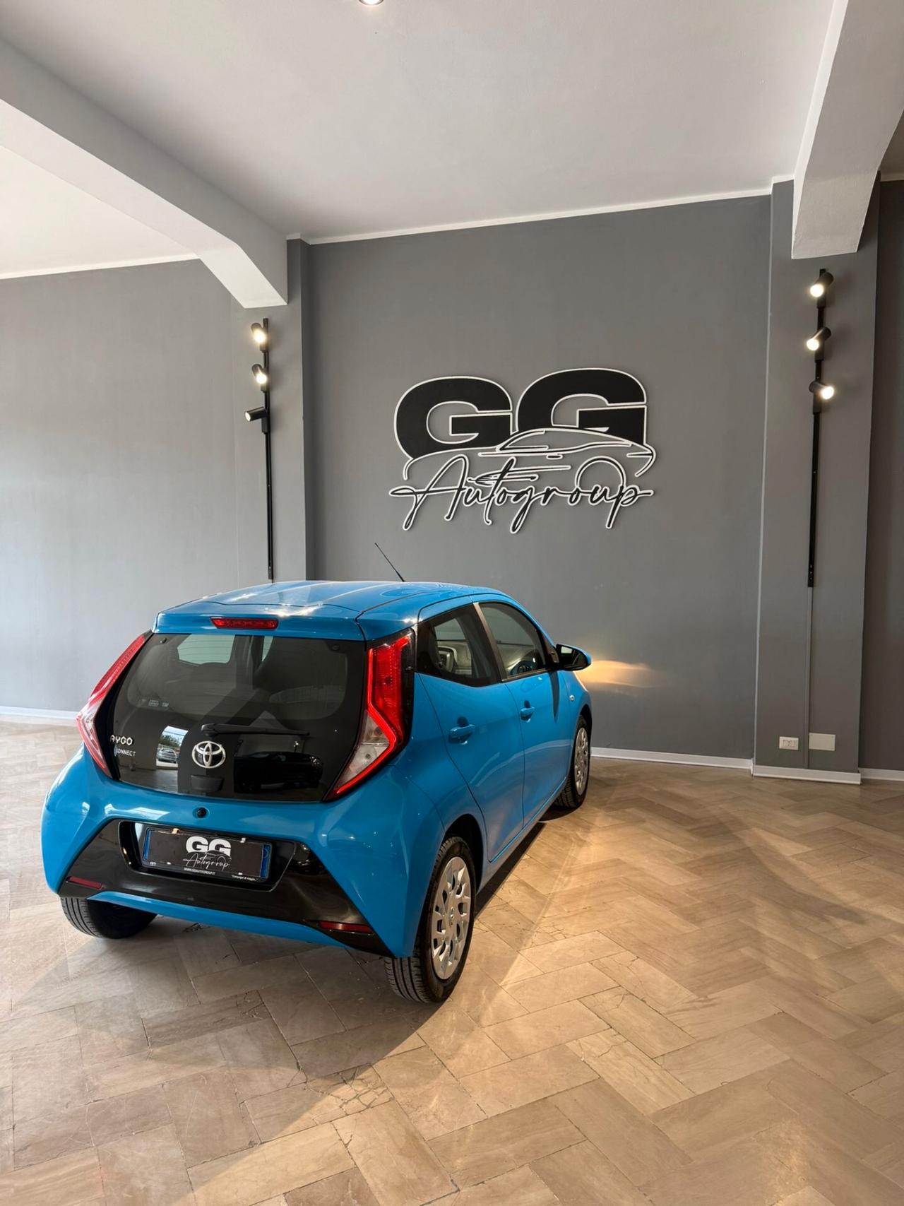 Toyota Aygo Connect 1.0 VVT-i 72 CV 5 porte x-clusiv