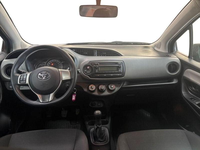 Toyota Yaris III 2015 3p 1.0 Active