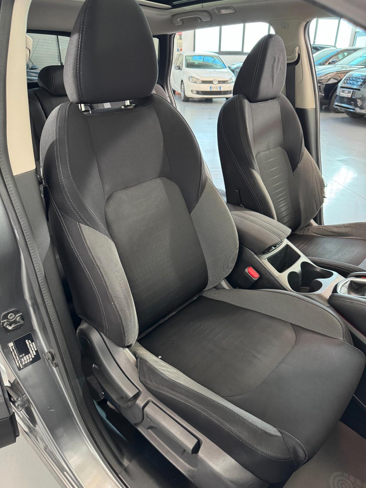 Nissan Qashqai 1.5cc 110cv dci Tetto panoramico OK Neopatentati