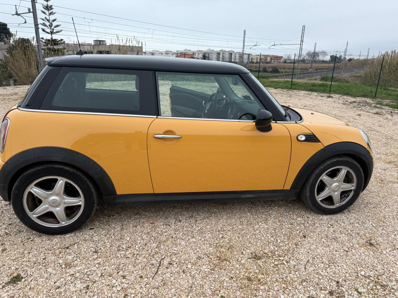 Mini 1.6 16V Cooper Diesel 190.000 PERMUTE