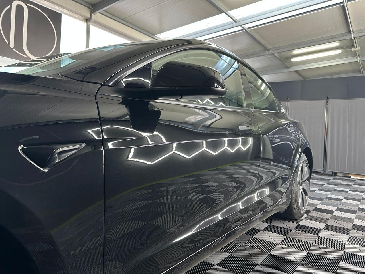 Tesla Model 3 NV35 RWD Premium
