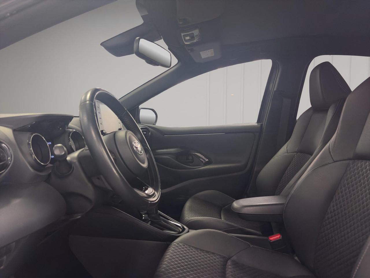Toyota Yaris 1.5h Lounge