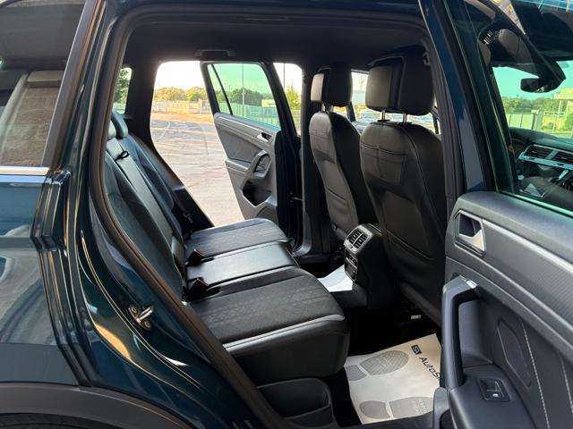 VOLKSWAGEN Tiguan 2.0 TDI 150 CV SCR DSG R-Line CERCHI DA 20''