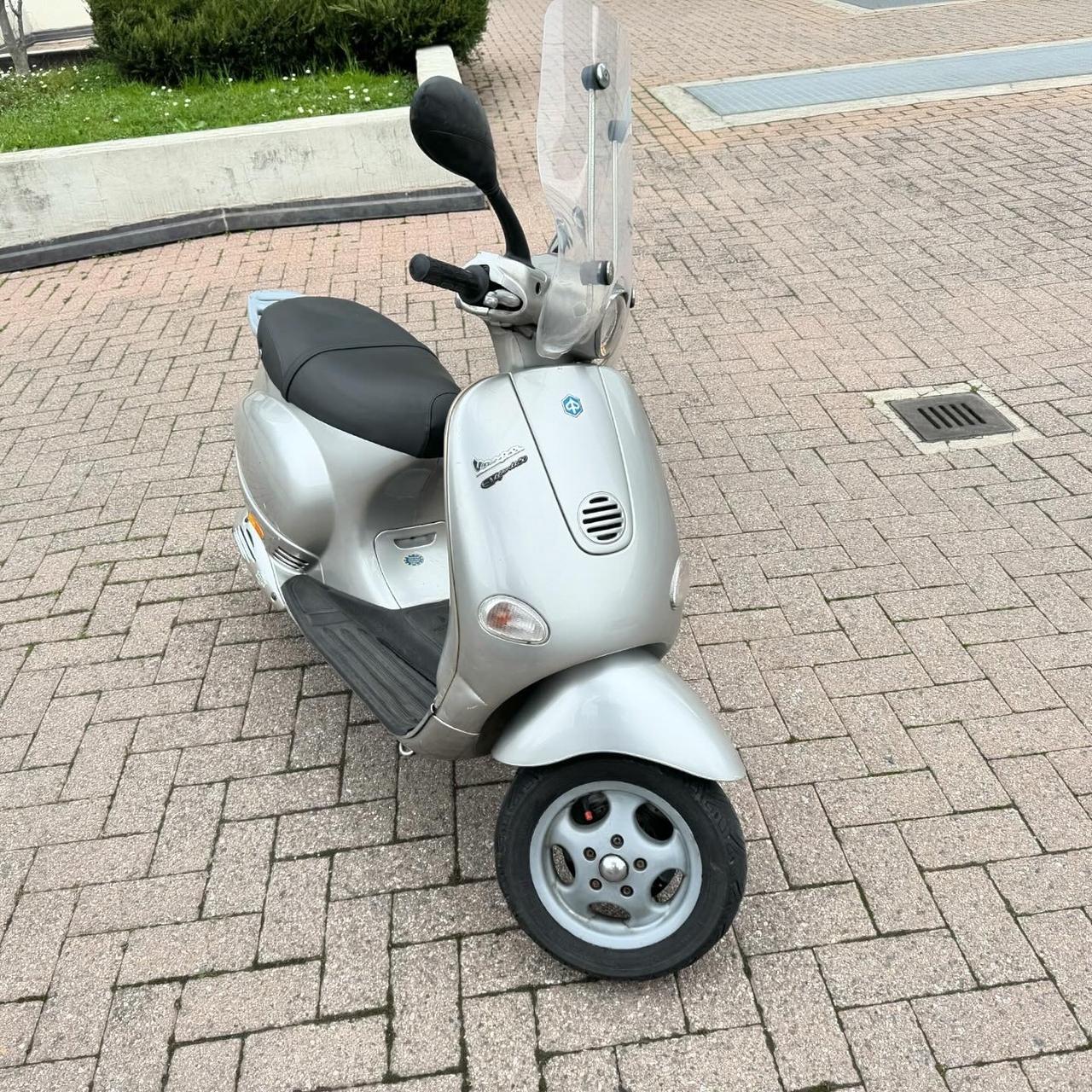 Vespa 150 ET4 VESPA ET4 150CC