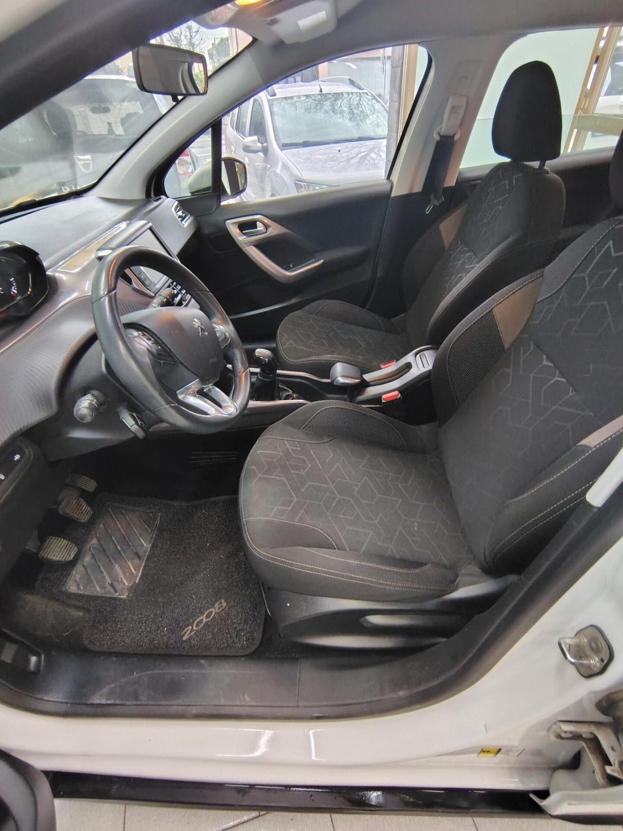 Peugeot 2008 1.6 e-HDi 92 CV Stop&Start Urban Cross