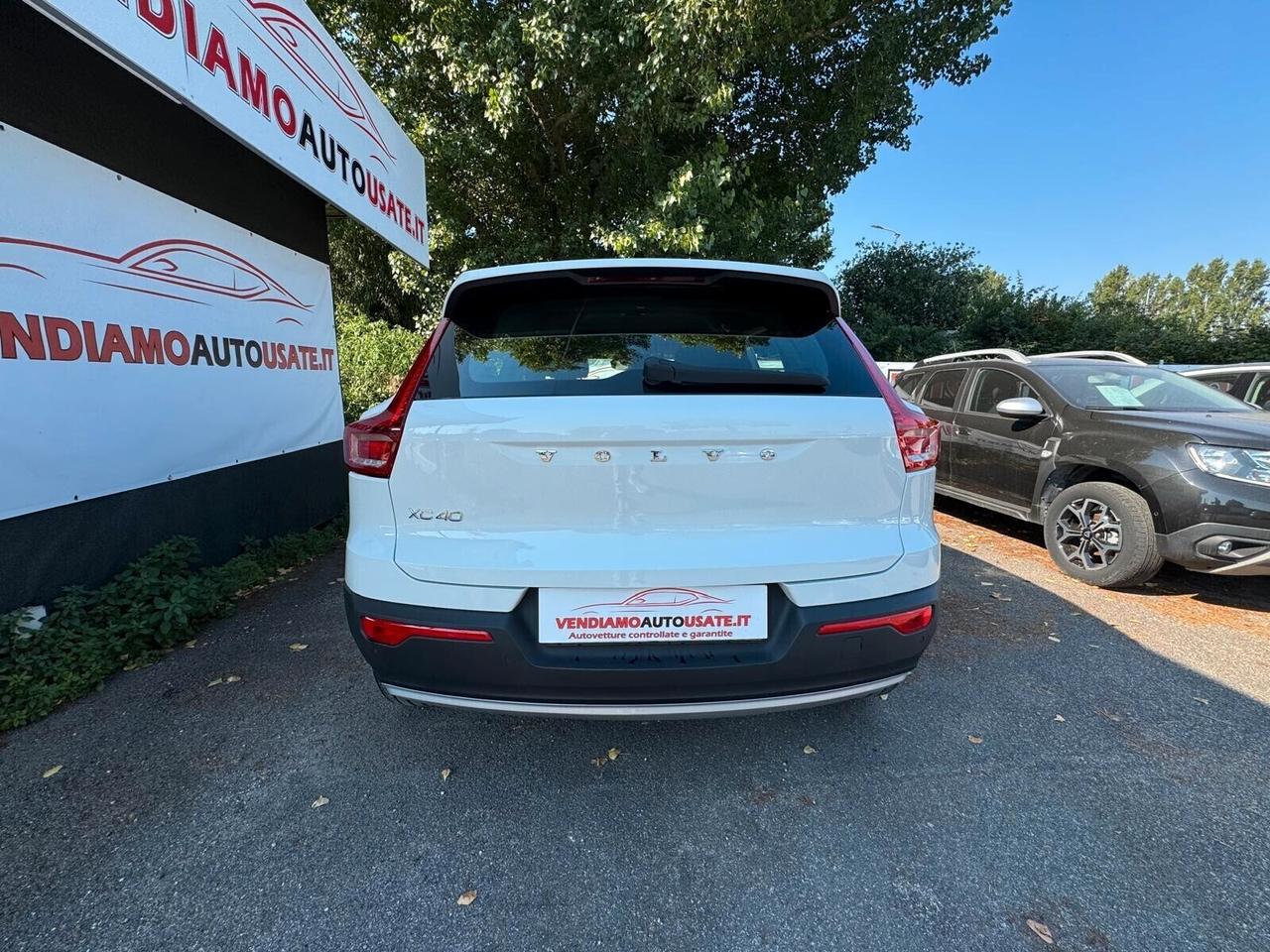 Volvo XC40 T2 Geartronic Momentum Core