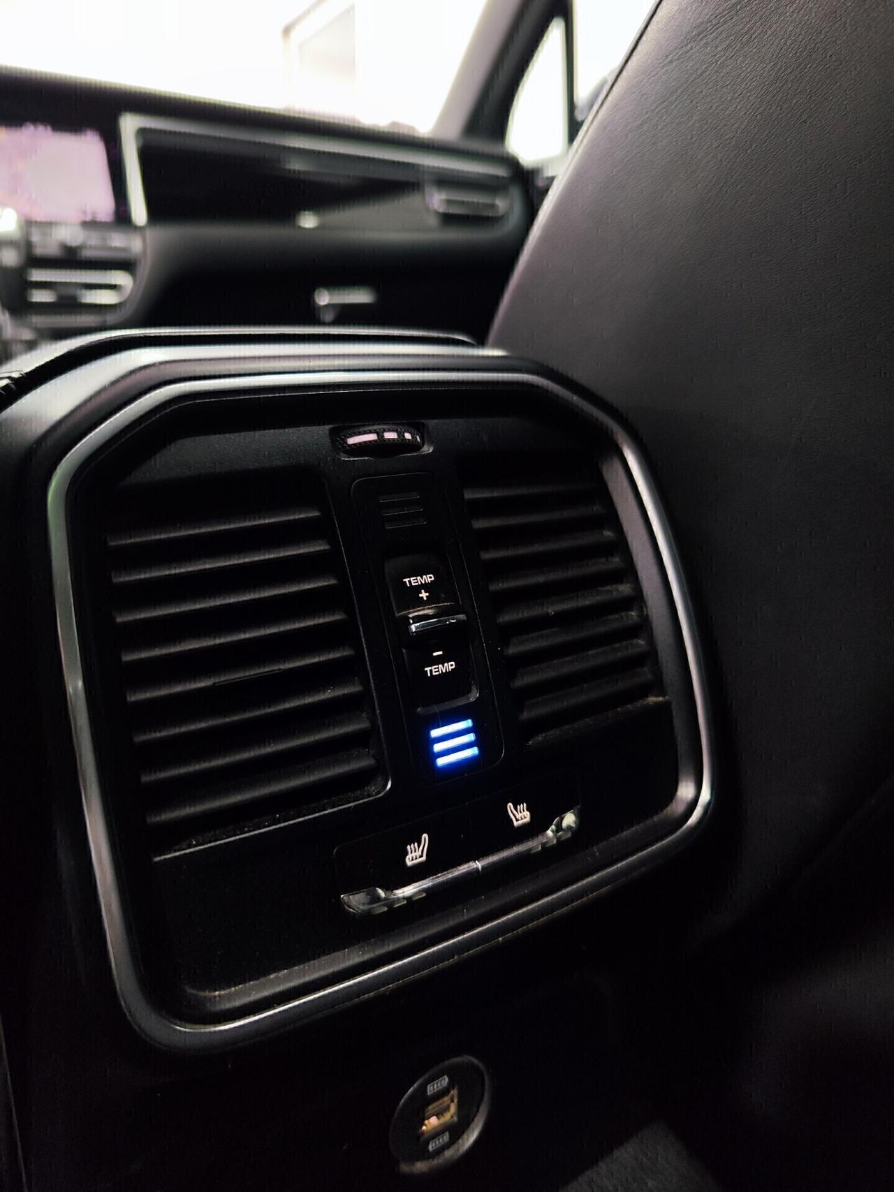 Porsche Macan 2.0 245cv Tetto Led