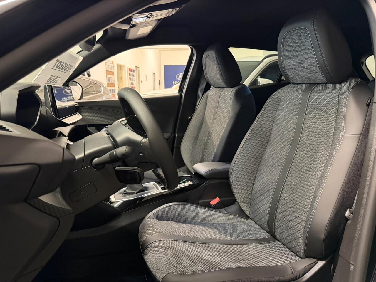 Peugeot 2008 KMZERO BENZINA MANUALE A CATENA
