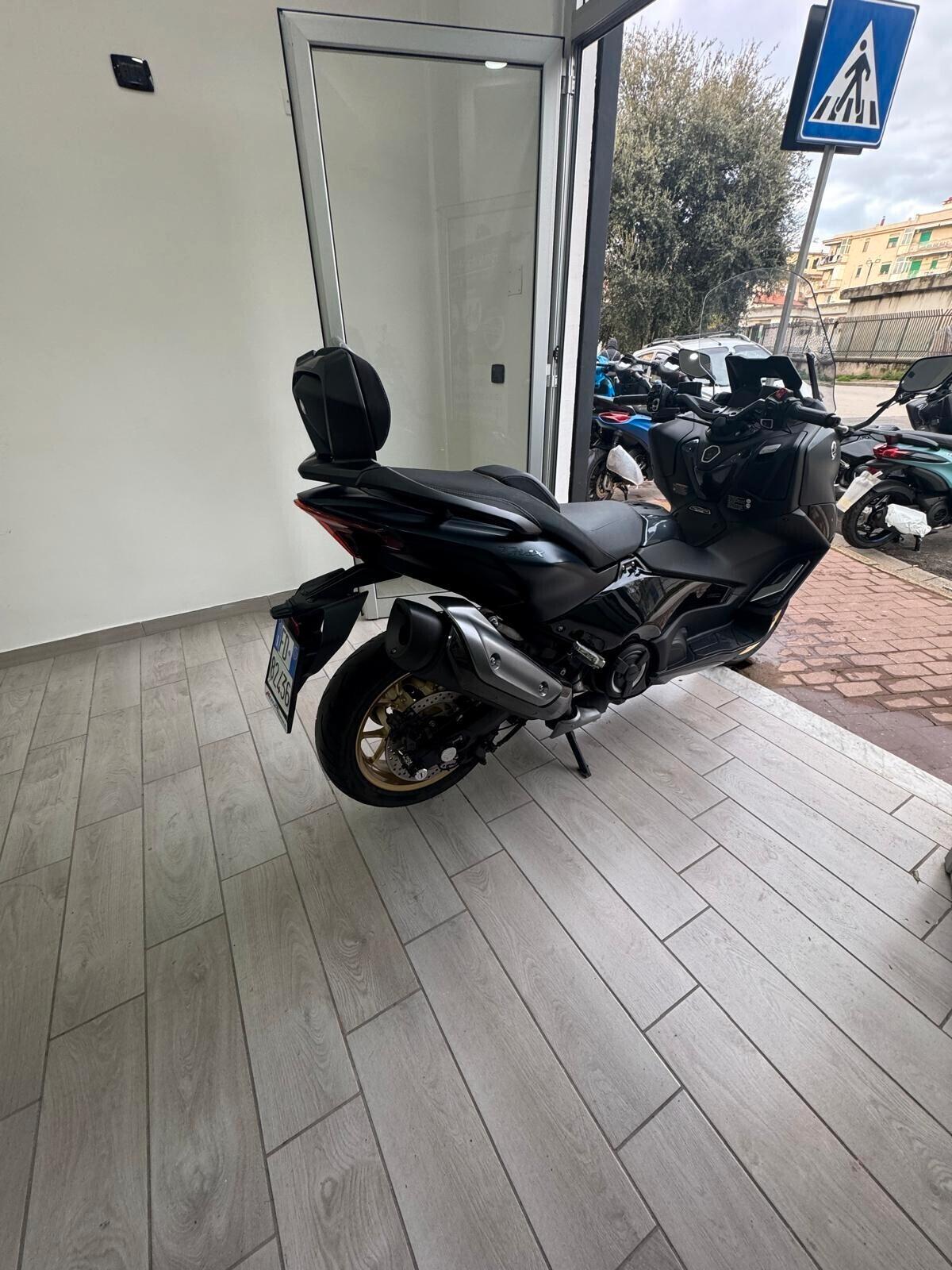 Yamaha T Max tech