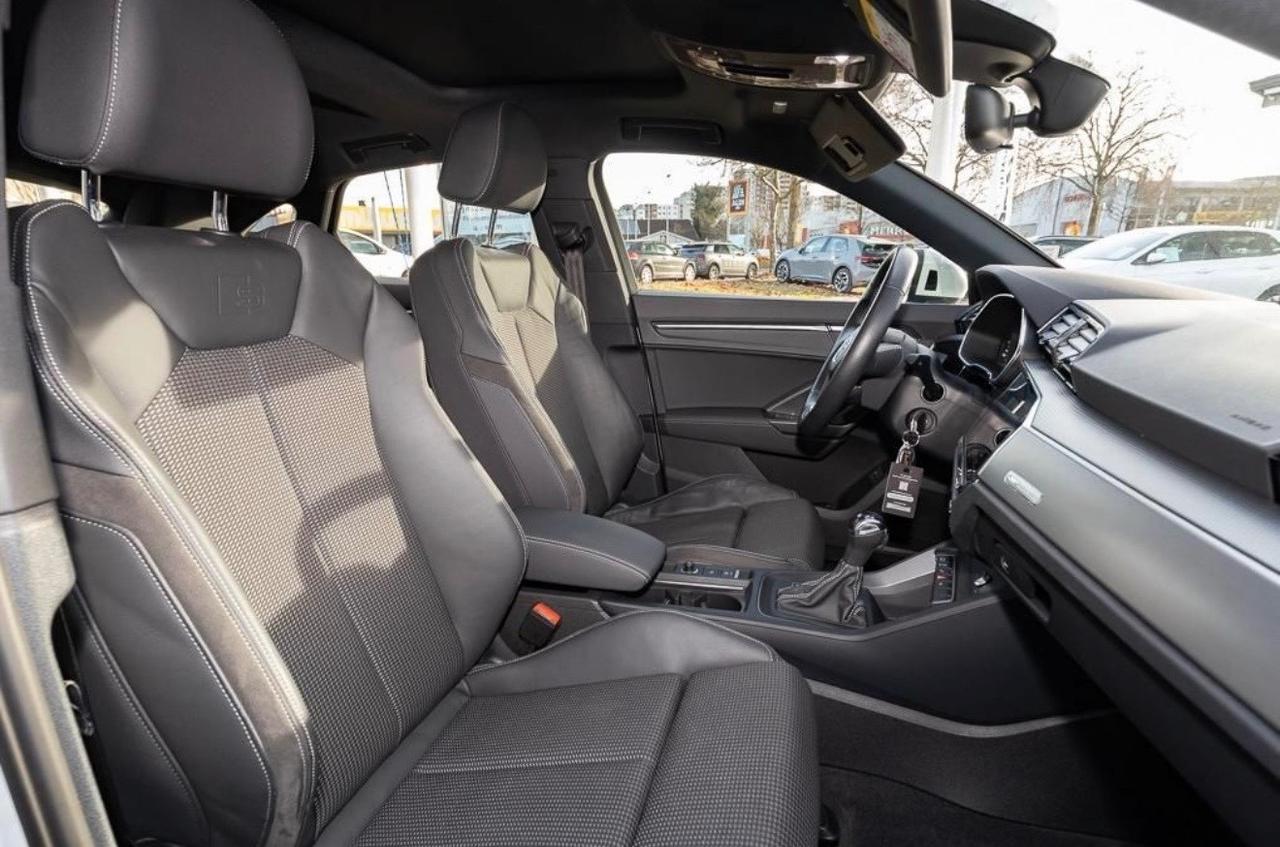 Audi Q3 45 TFSI S tronic S LINE interno esterno Cerchi Sonos Tetto