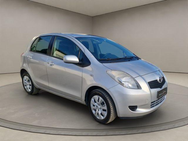 TOYOTA Yaris 1.0 5 porte