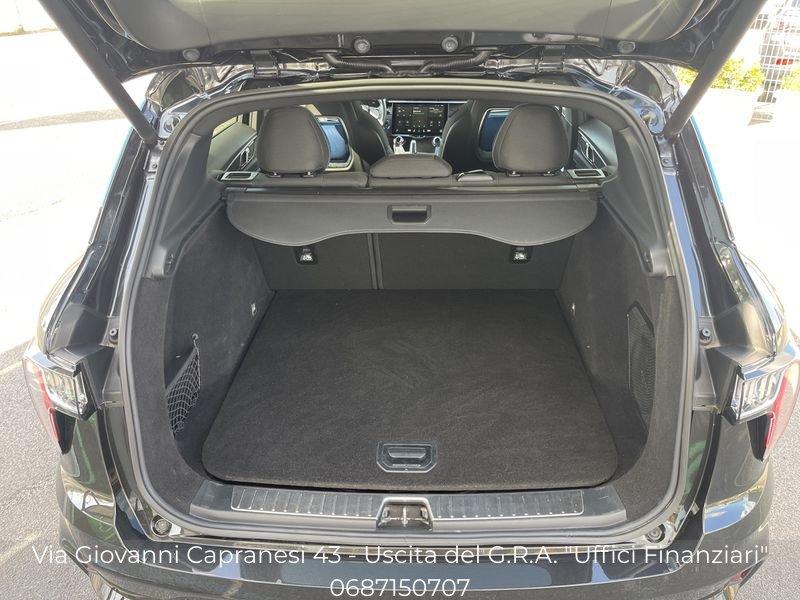 Lynk & Co 01 01 PHEV