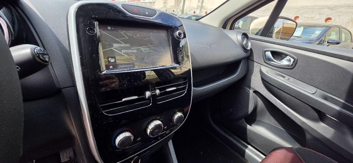 RENAULT Clio 1.2 75 CV 5p. Costume National