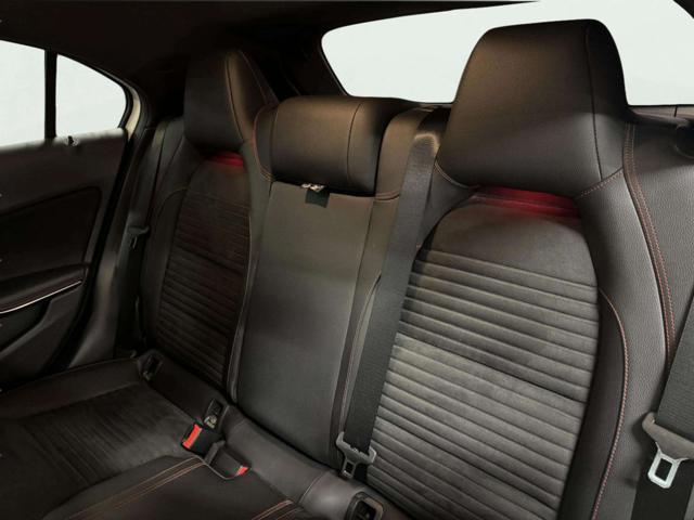 MERCEDES-BENZ A 200 d Premium