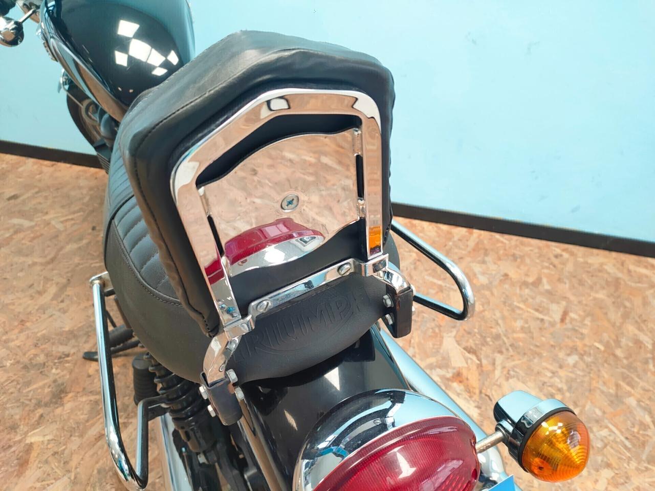 Triumph Bonneville 800: l'intramontabile scrambler