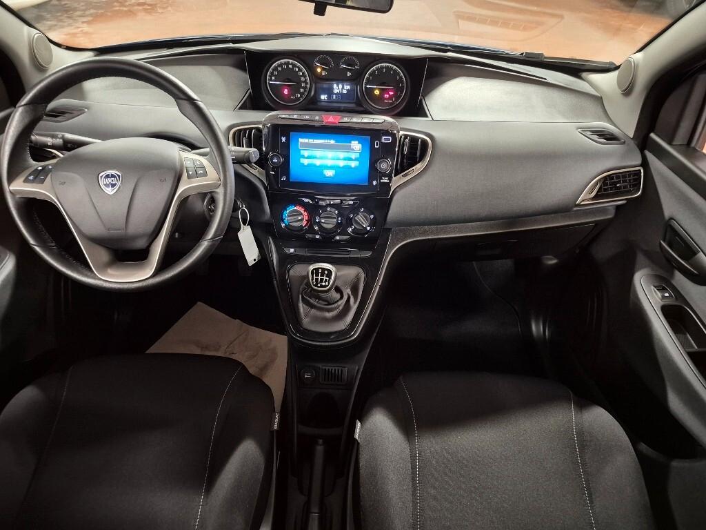 Lancia Ypsilon 1.0 FireFly 5 porte S&S Hybrid Gold