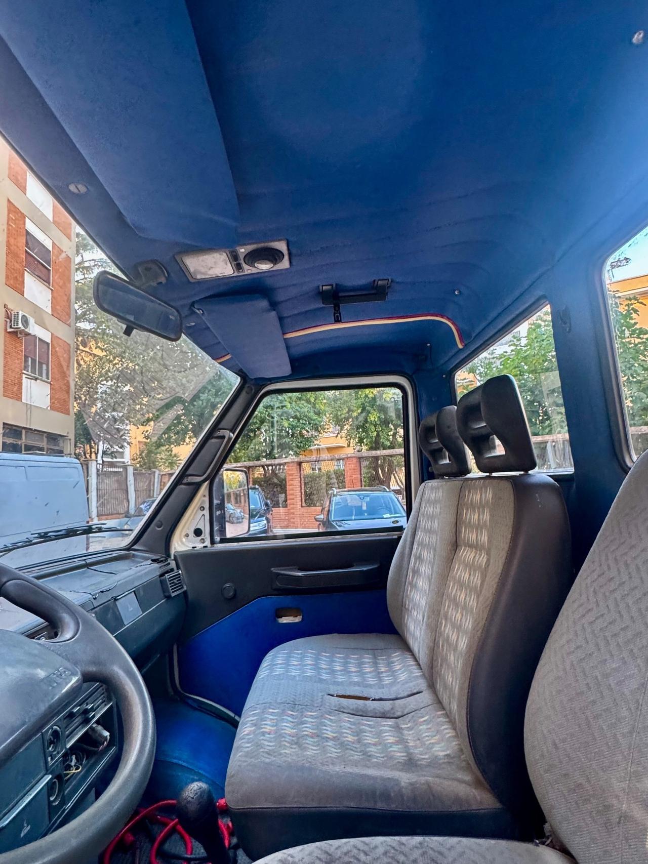 Iveco Daily 35.12 2.5 TDI CARROATREZZI SOCCORSO STRADALE SCARRABILE