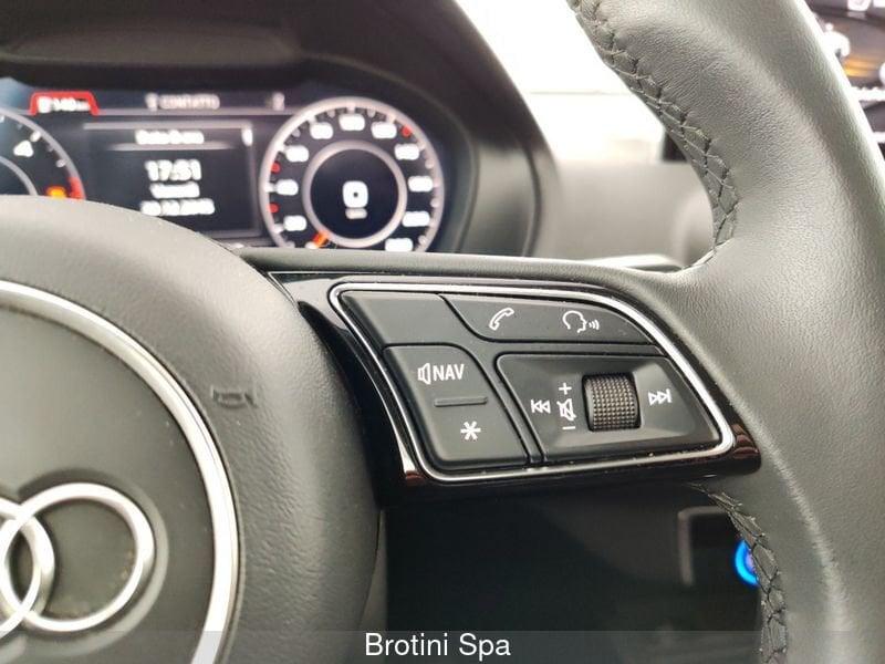 Audi Q2 Q2 30 TDI S tronic Identity Black