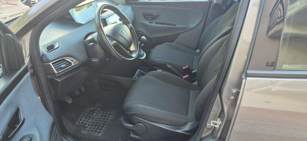 Lancia Ypsilon 1.0 FireFly 5 porte Mild Hybrid Gold