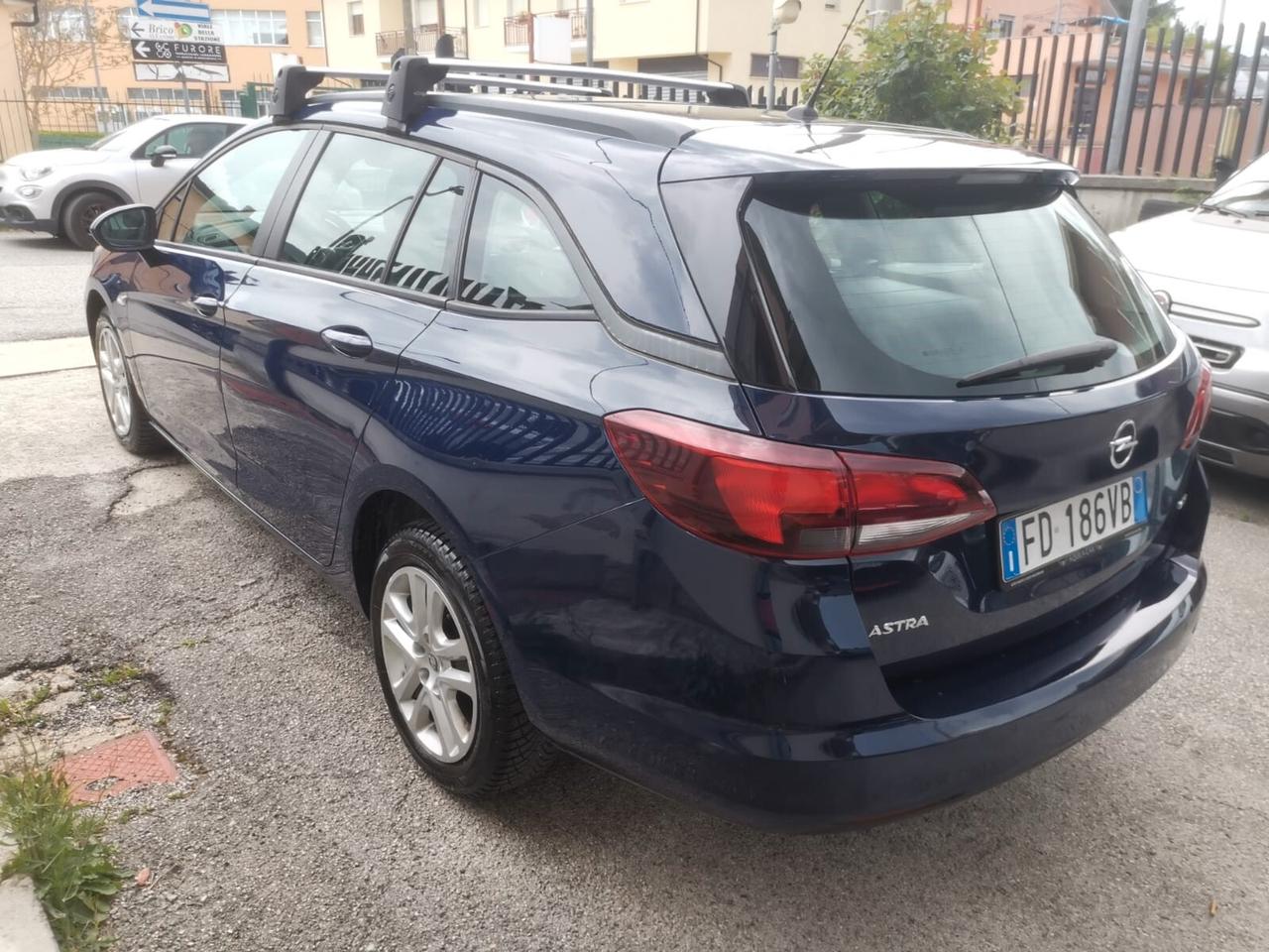 Opel Astra 1.6 CDTi 136CV aut. Sports Tourer Elective station wagon