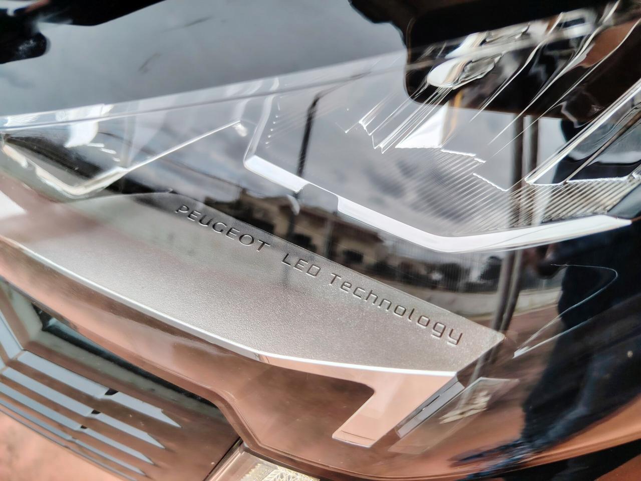 Peugeot 3008 BlueHDi 130 S&S EAT8 Allure 2022 restyling