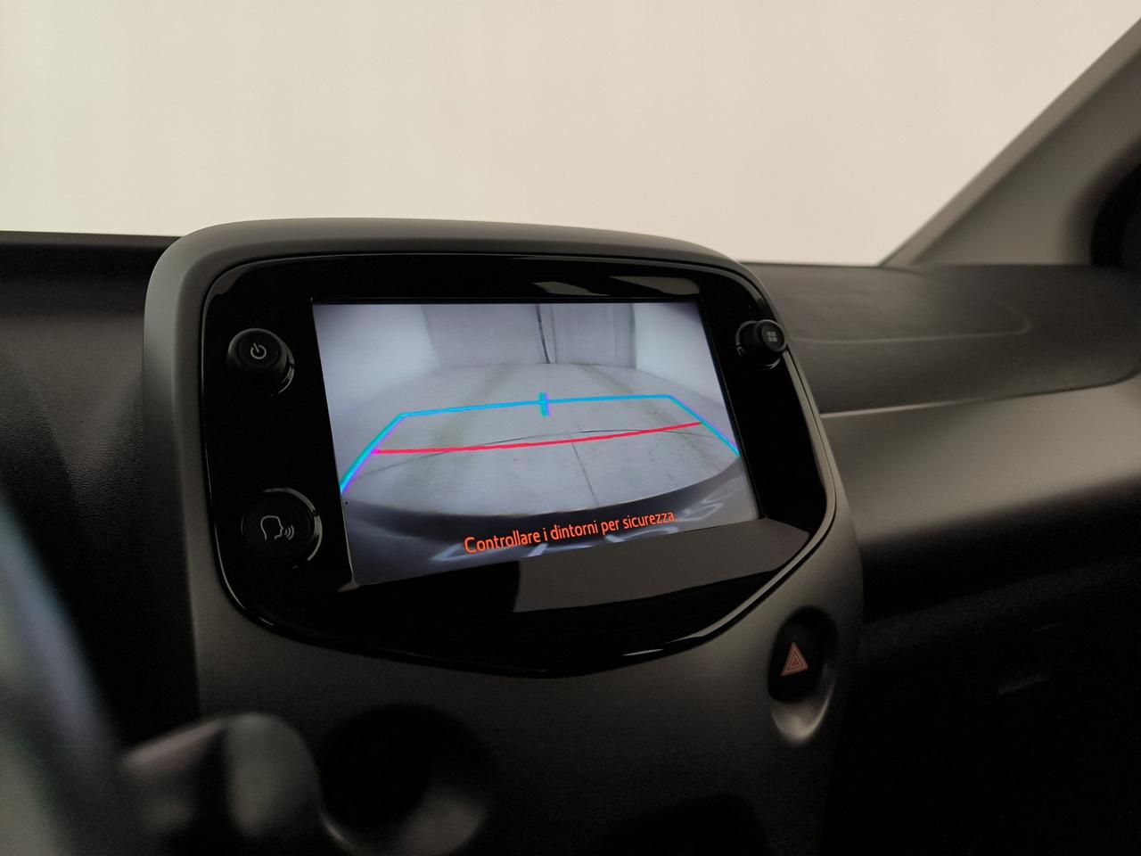 Toyota Aygo 5p 1.0 x-play 72cv