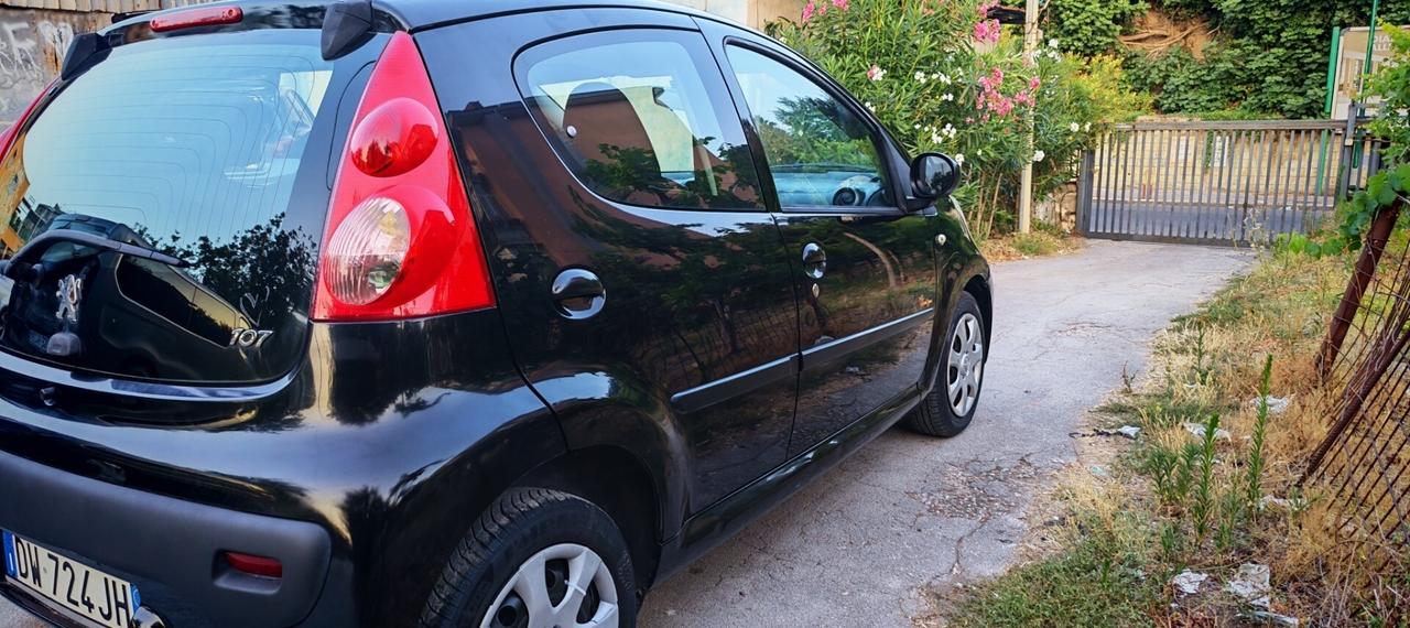 Peugeot 107 RESTYLING Nera 1.0 benzina