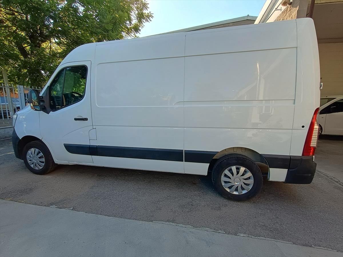 Renault Master 2.3 dci Alto euro 6D 135cv L2H2