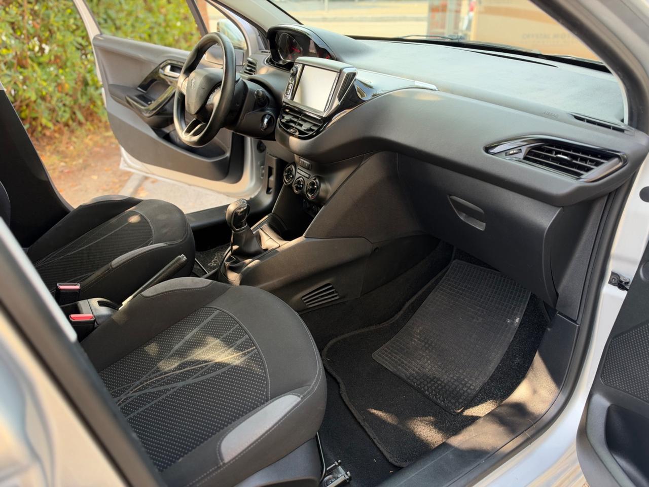 Peugeot 208 1.4 HDi 68 CV 5 porte Allure