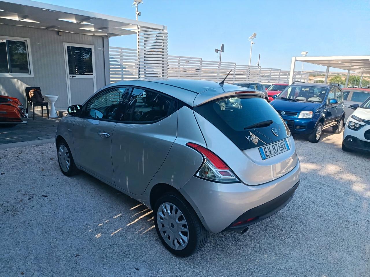 Lancia Ypsilon 1.2 69 CV 5 porte Silver