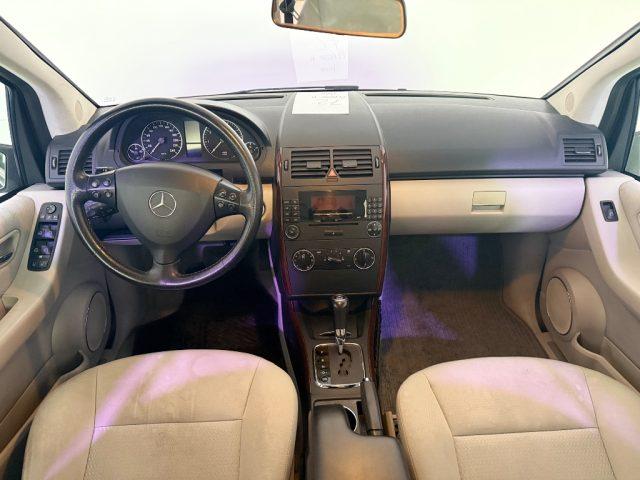 MERCEDES-BENZ A 150 Avantgarde Edition 10