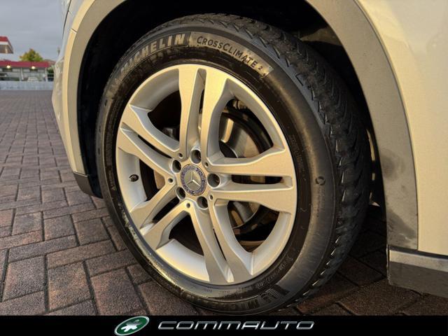 MERCEDES-BENZ GLA 200 d Automatic 4Matic Sport