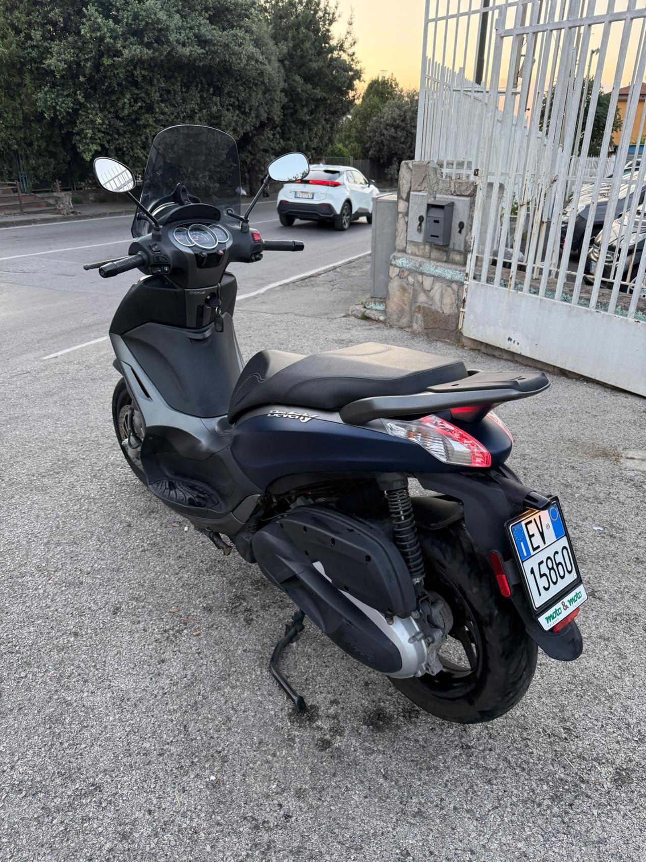 Piaggio Beverly 350