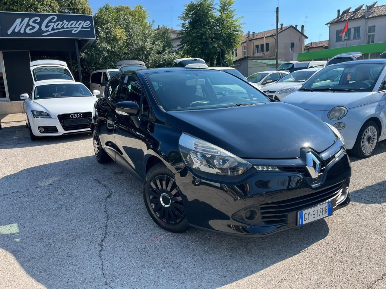 Renault Clio 1.2 75CV Neopatentati