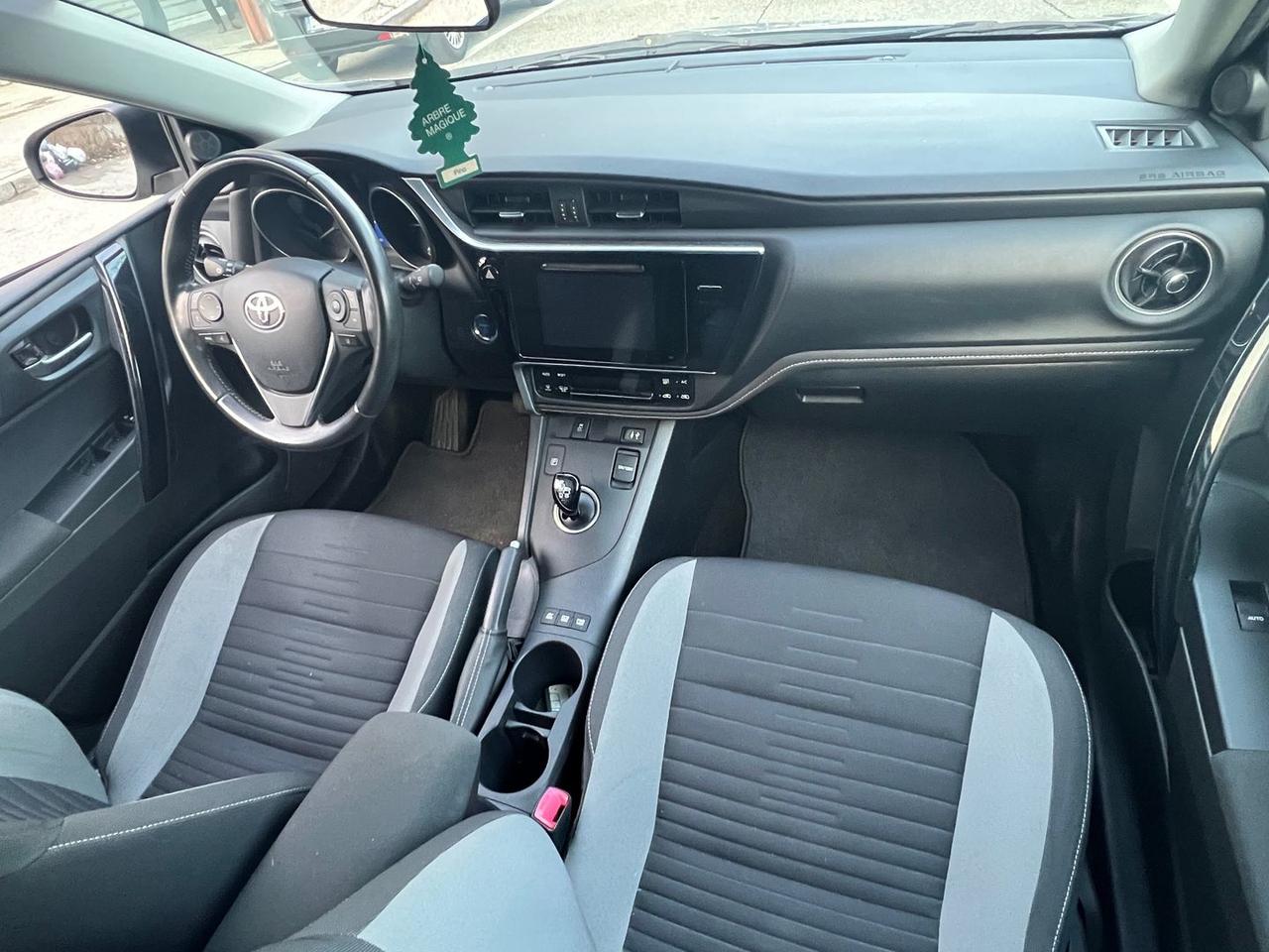 Toyota Auris Business 1.8 HEV #8840