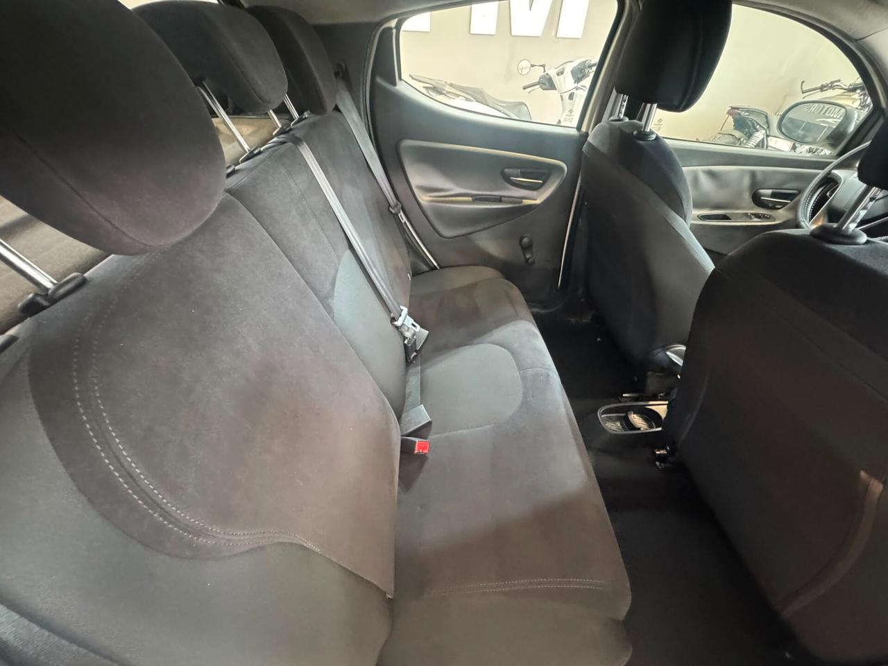 Lancia Ypsilon 1.2 69 CV 5 porte BENZINA GPL Ecochic