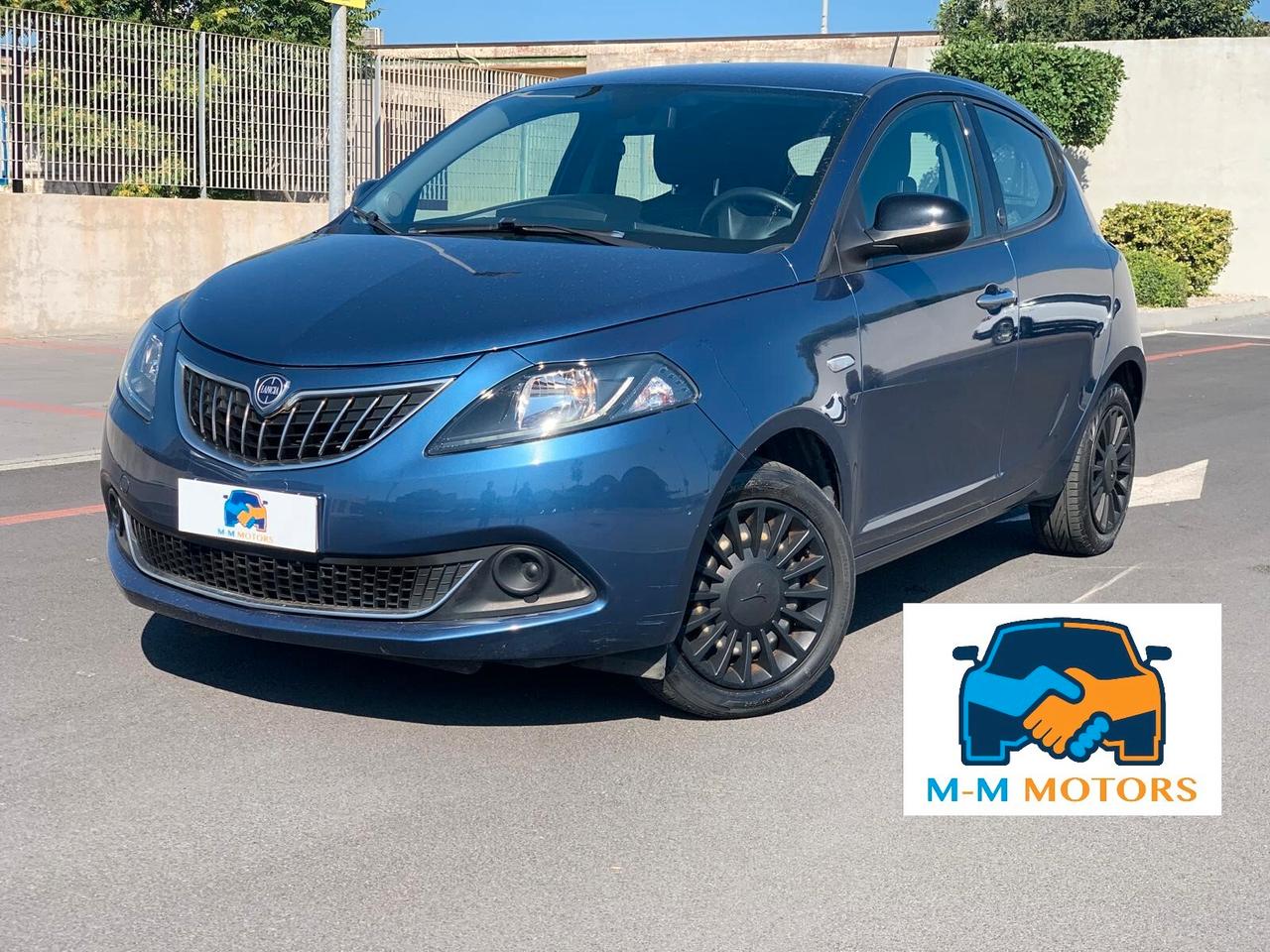 Lancia Ypsilon 1.0 FireFly 5 porte S&S Hybrid Ecochic Silver