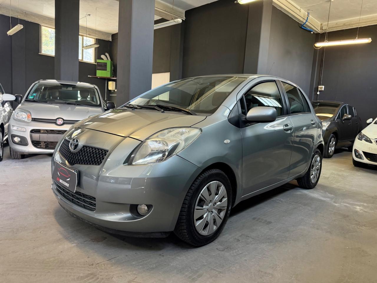 Toyota Yaris 1.3 Benzina - CAMBIO AUTOMATICO