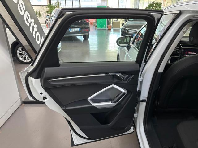 AUDI Q3 35 TDI S tronic Business Advanced