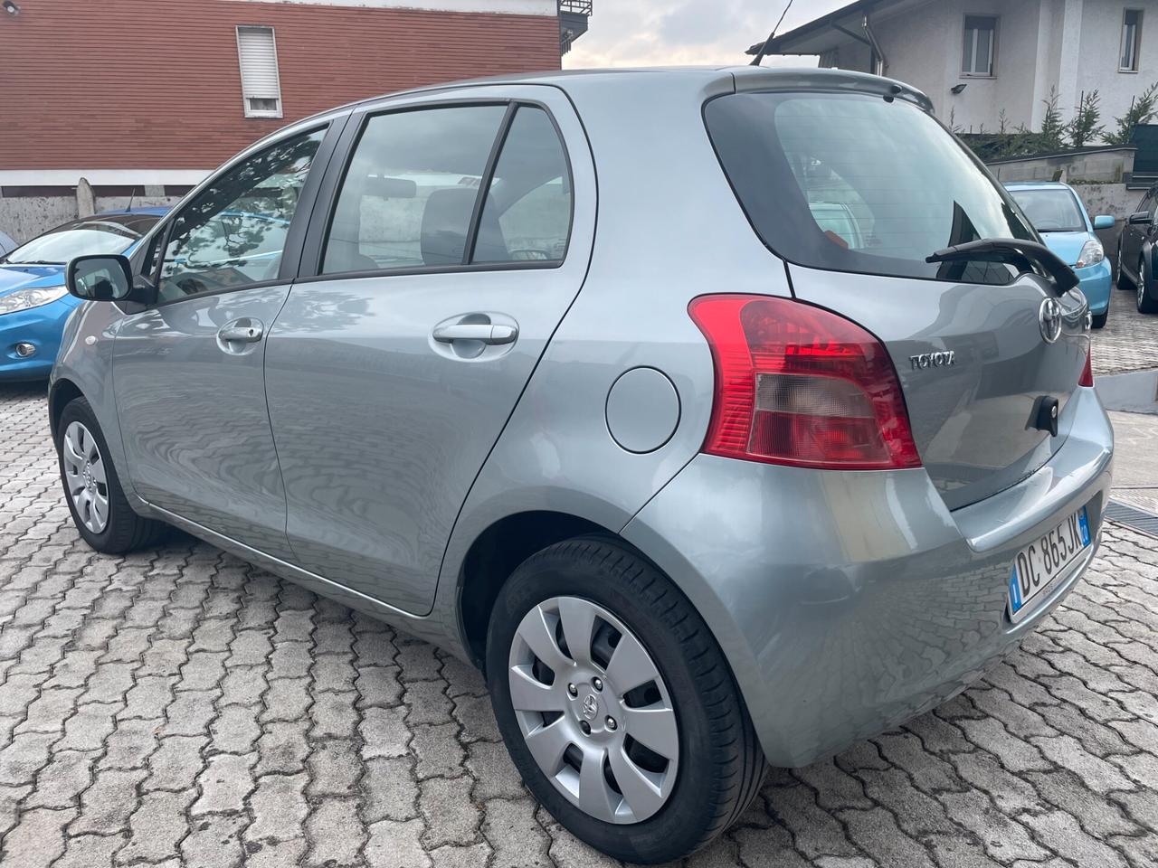 Toyota Yaris 1.0 5 porte Sol NEOPATENTATI