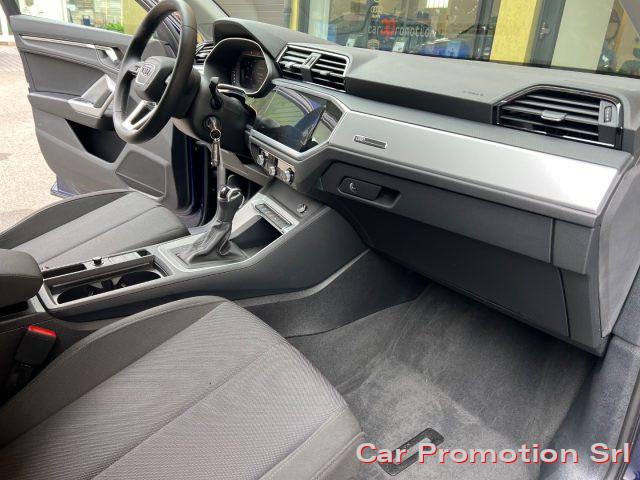 AUDI Q3 35 TDI Business Advanced