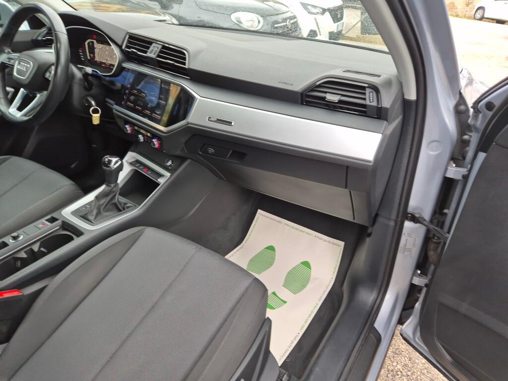 Audi Q3 2.0 TDI 150CV S-tronic BUSINESS