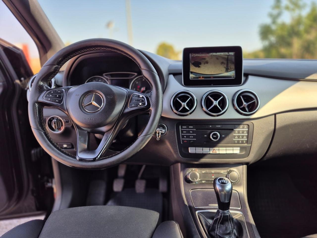 Mercedes-benz B 180 d Premium