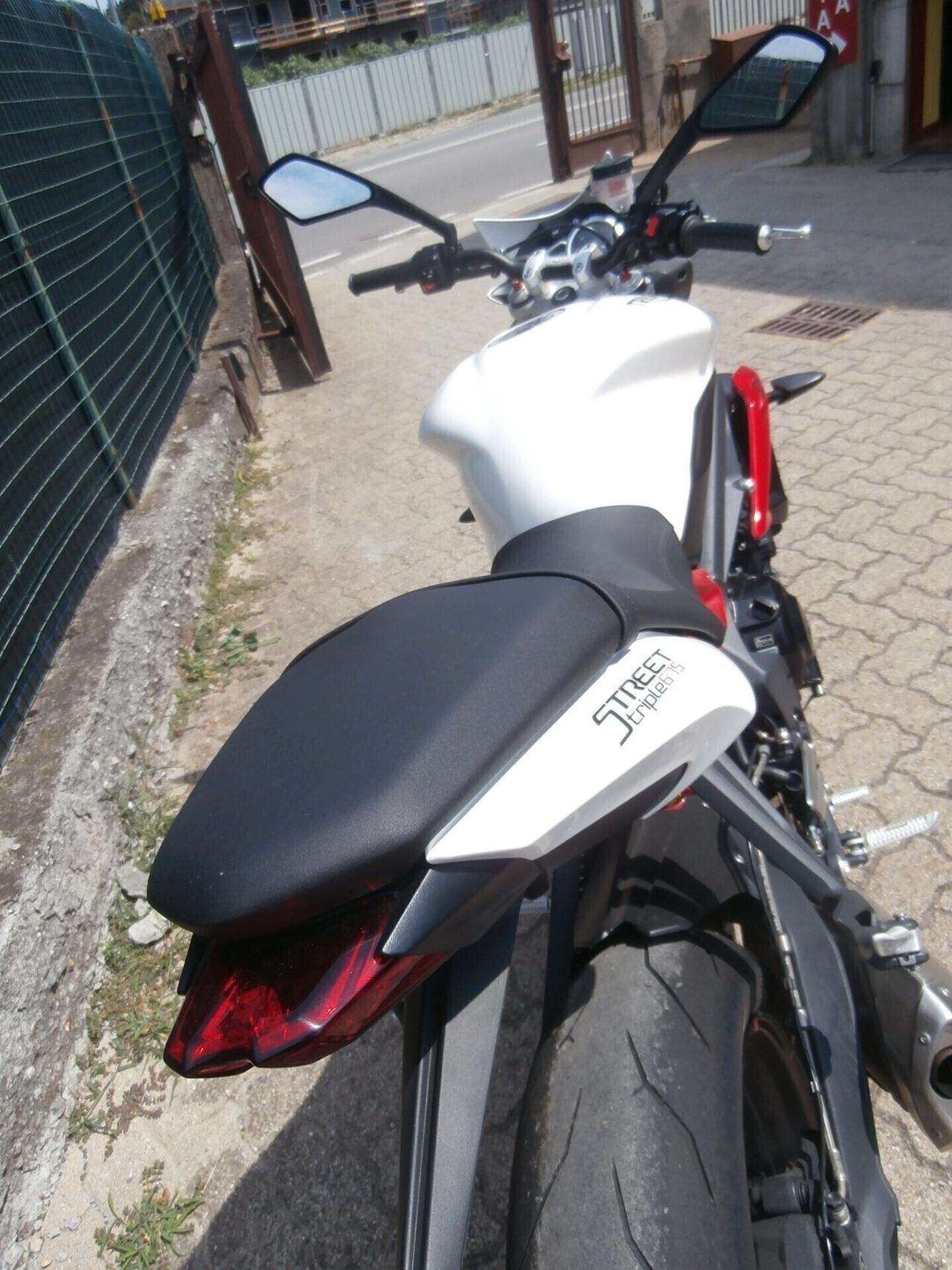 Triumph Street Triple R ABS del 2017 compreso trapasso-tagliando-garanzia