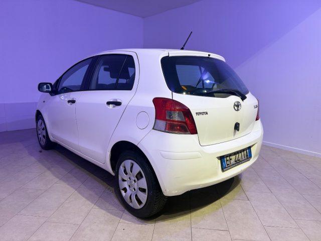 TOYOTA Yaris 1.0 5 porte Now