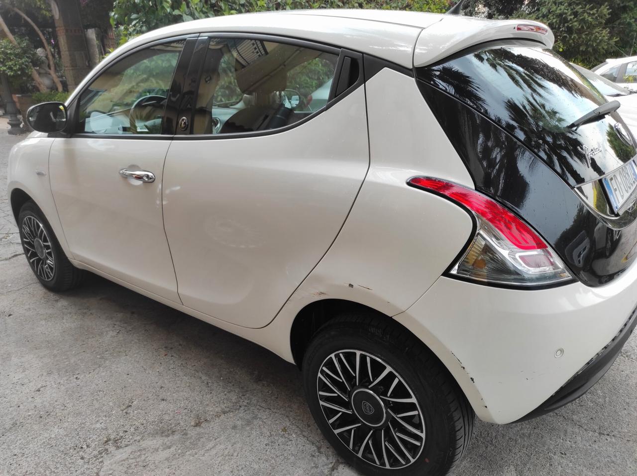 Lancia Ypsilon 2016 0.9 TwinAir Benzina metano LEGA SENSORI BLUETOOTH
