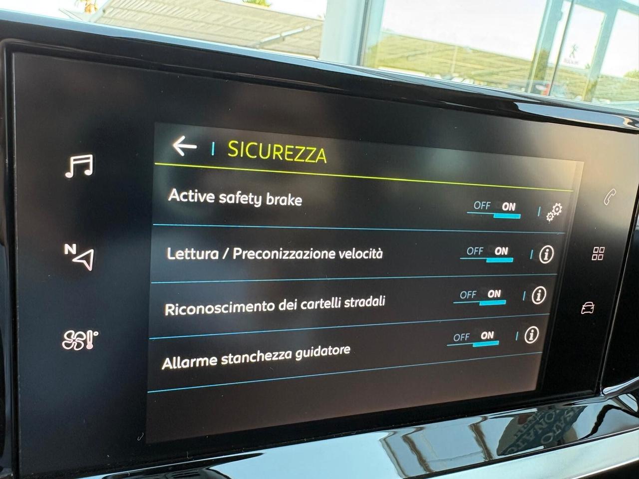 Peugeot 208 ALLURE motore elettrico 136 cv SPOTICAR