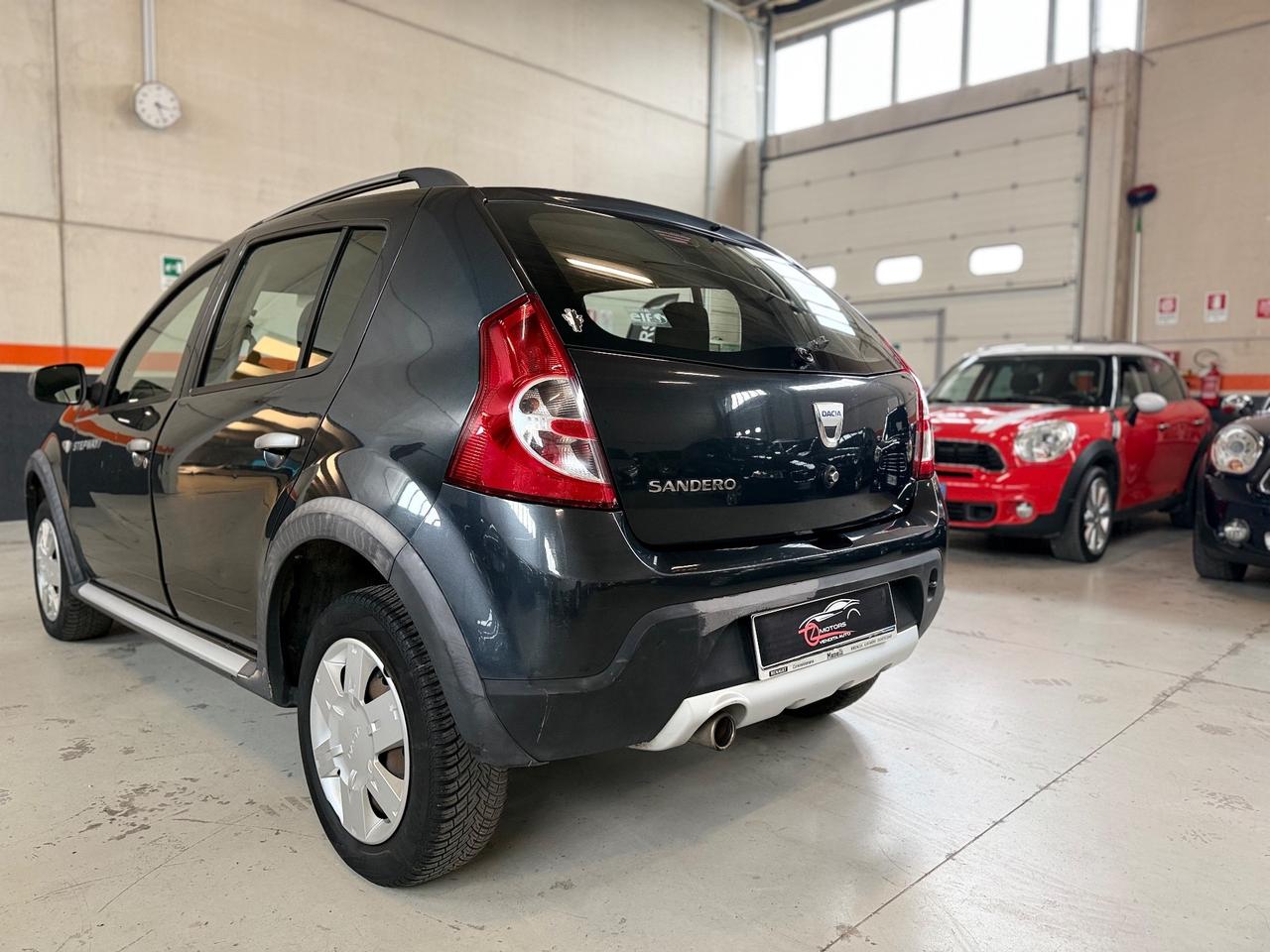 Dacia Sandero Stepway 1.6 8V GPL 85CV NEOPATENTATI